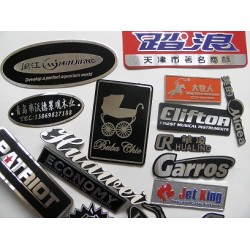 青岛生产超薄金属电铸标牌是新型金属凸字粘贴电铸标牌