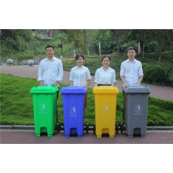 泸州，古蔺小区环保塑料垃圾桶