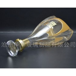 北京华卓大气包装的玻璃酒瓶送礼更有档次