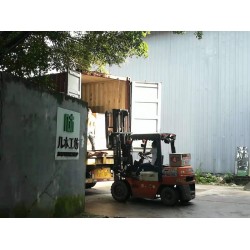 您需要在制作环保类型化妆品展示柜时要注意的重点